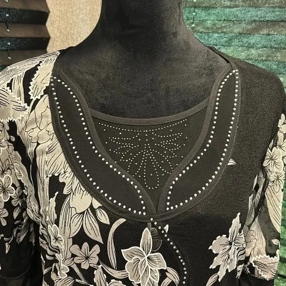 Appointments‎ Women’s SS Floral & Sequinned Tie Sleeve Shirt Size Medium - Picture 2 of 7